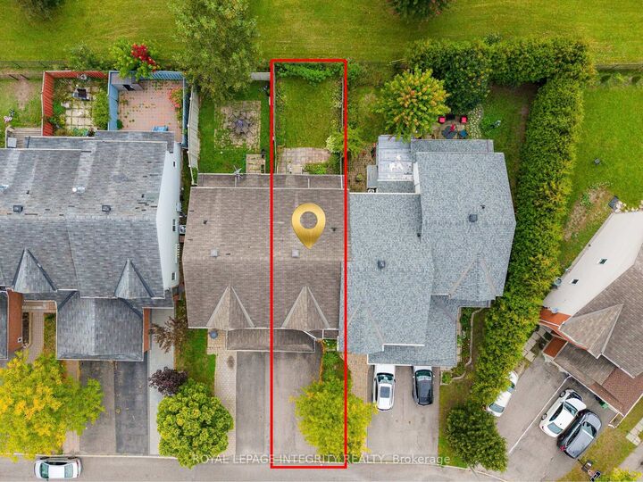 Property Photo:  133 Lilibet Crescent  ON K1V 2A1 