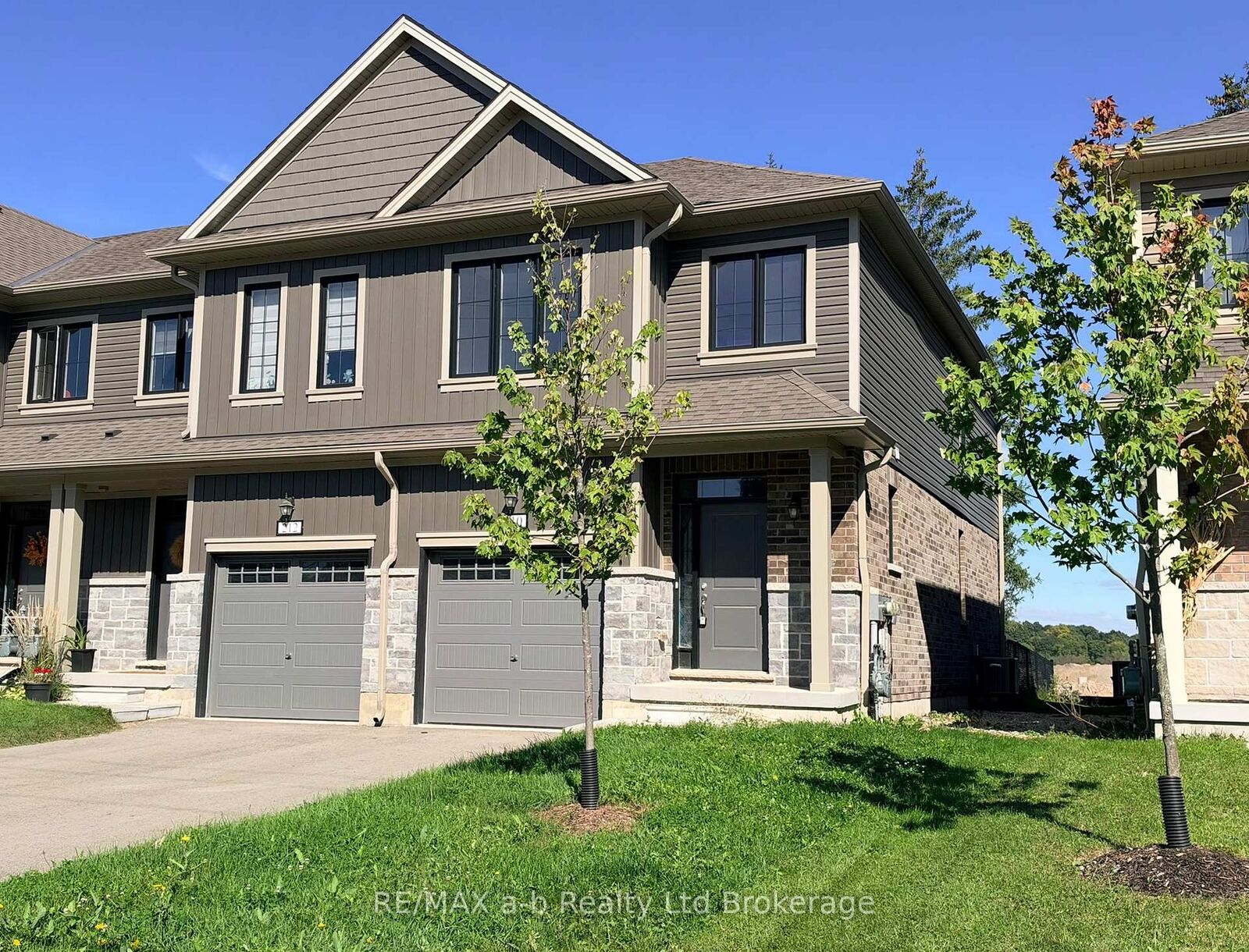 Property Photo:  210 Middleton Street  ON N0M 2N0 