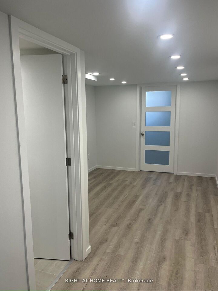 Property Photo:  11 Rivercrest Road  ON M6S 4H4 