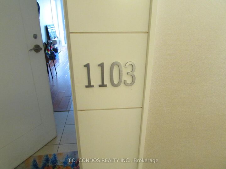 Property Photo: 830 Lawrence Avenue W 1103 ON M6A 0B6