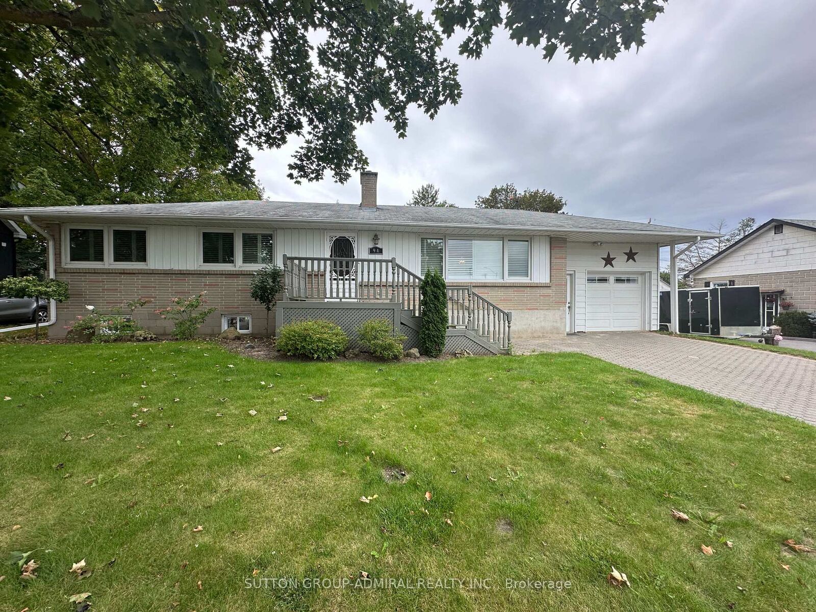 Property Photo:  94 Queen Street S  ON L0G 1W0 