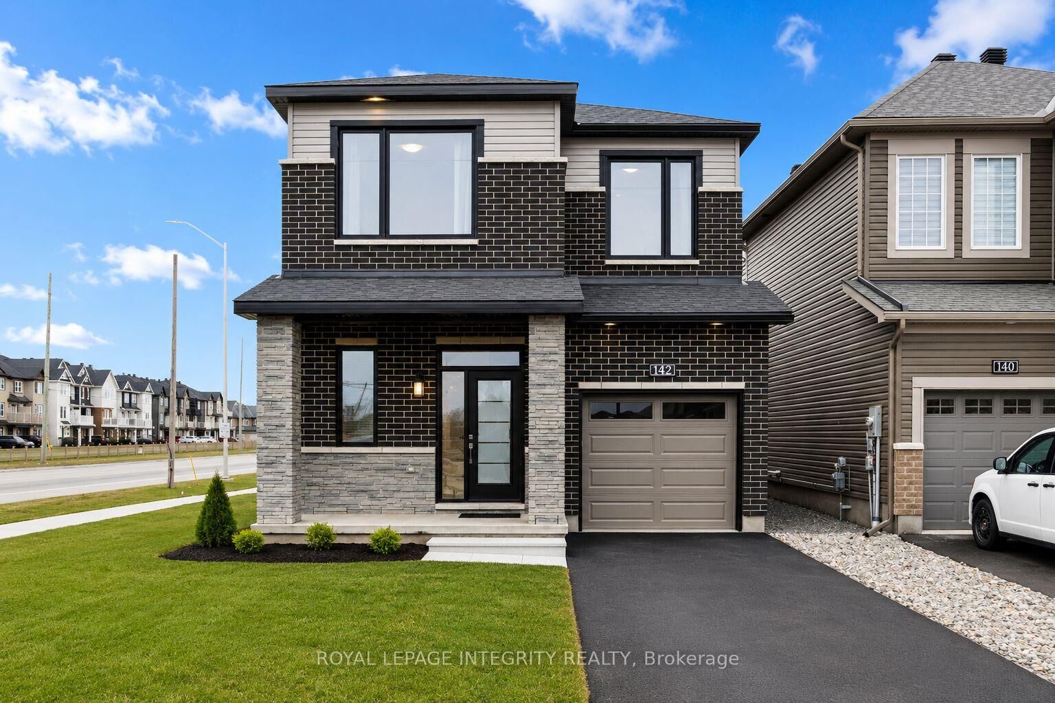 Property Photo:  142 Shallow Pond Place E  ON K4A 5N9 