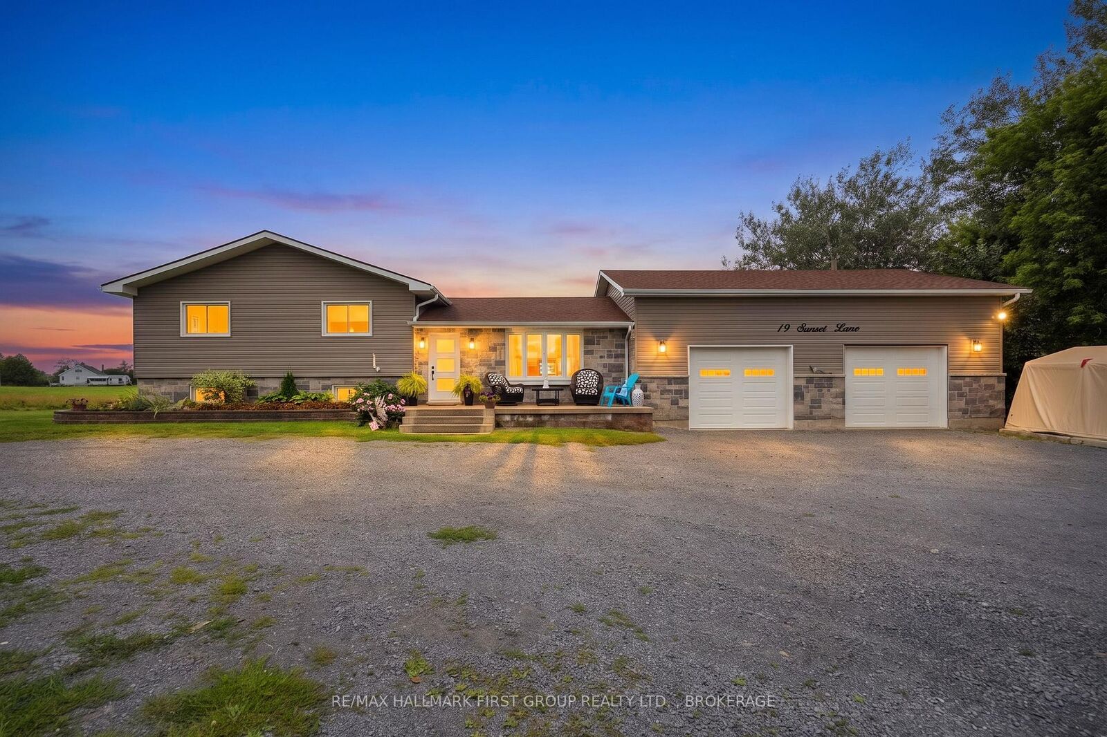 Property Photo:  19 Sunset Lane  ON K7L 4V3 