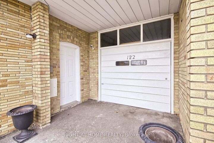 Property Photo:  122 Elvaston Drive  ON M4A 1N6 