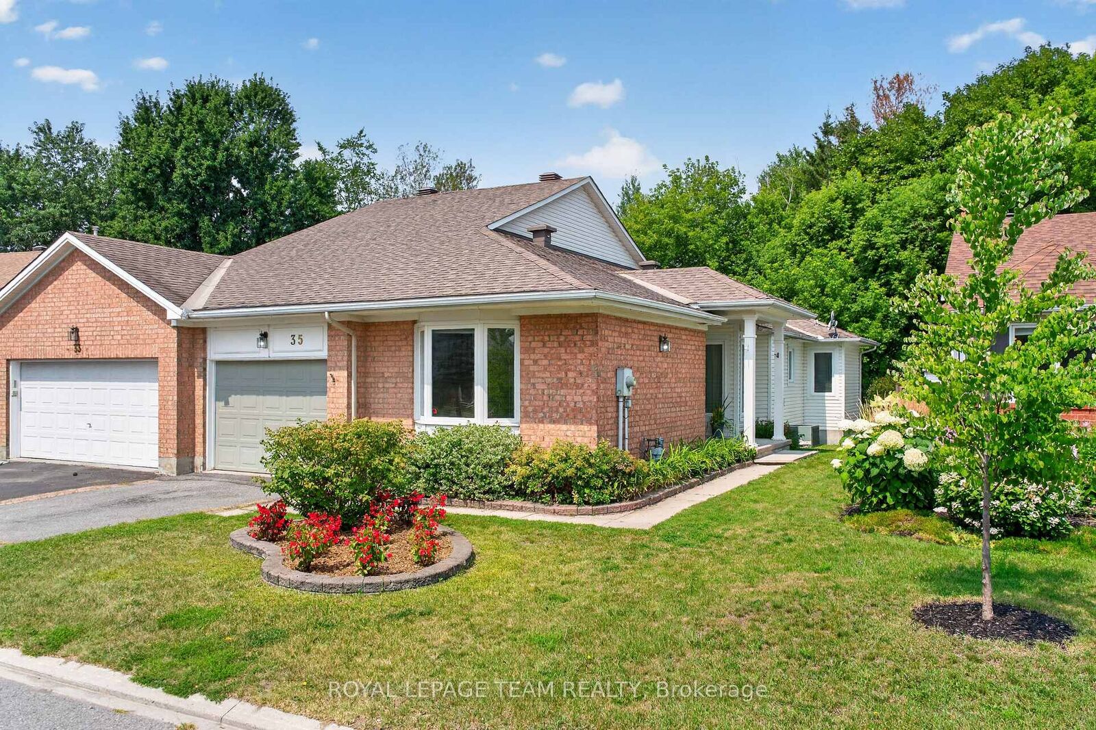 Property Photo: 35 Billingham Crescent ON K2K 2T7