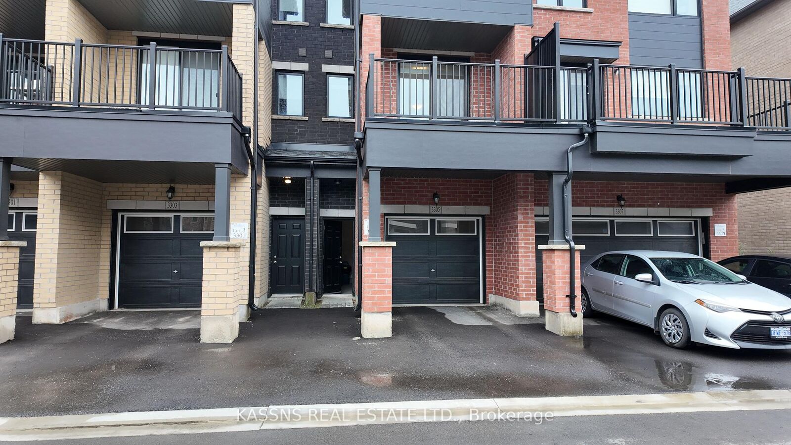 Property Photo: 3305 Sixth Line ON L6H 0Z6