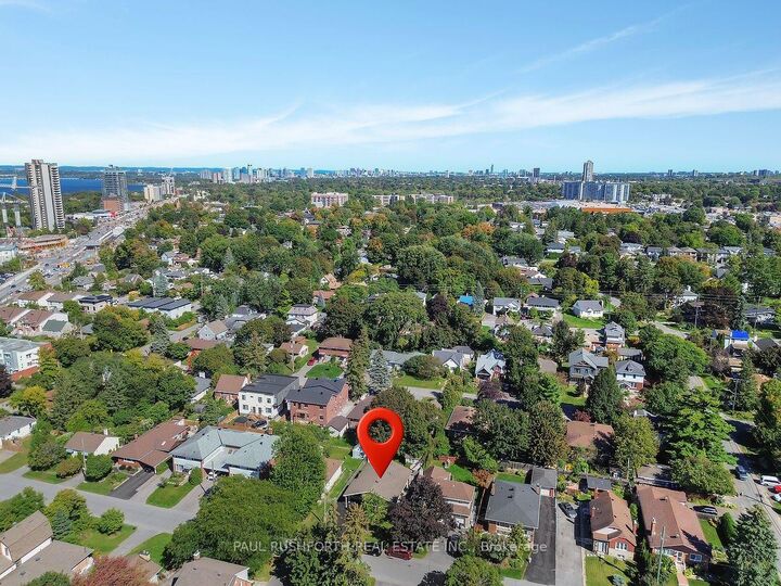 Property Photo: 431 Wentworth Avenue ON K2B 5J7