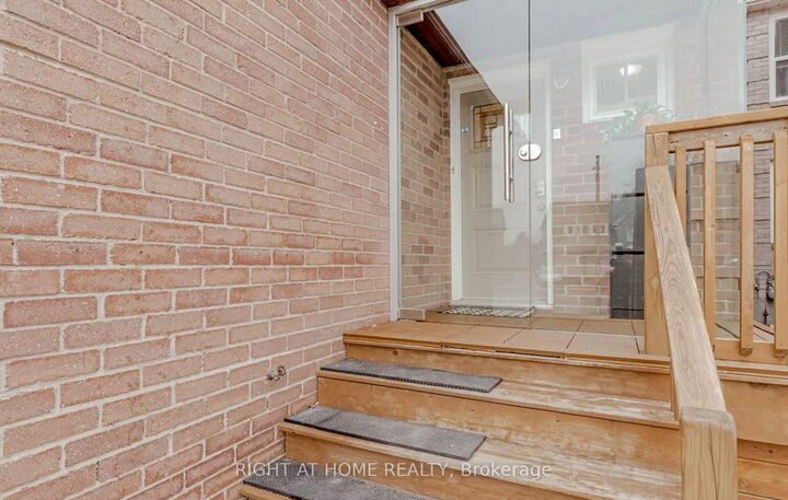 Property Photo:  1444 Prince John Circle  ON L6J 6W8 