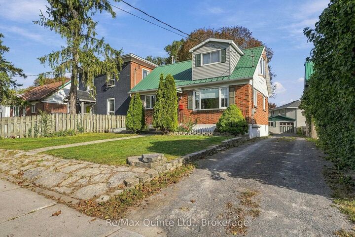 Property Photo:  170 Moira Street W  ON K8P 1T5 
