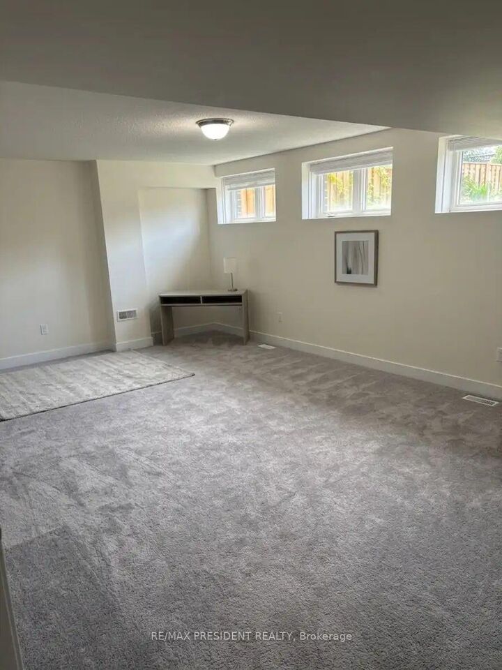 Property Photo:  1522 Wellwood Terrace  ON L9E 1V3 