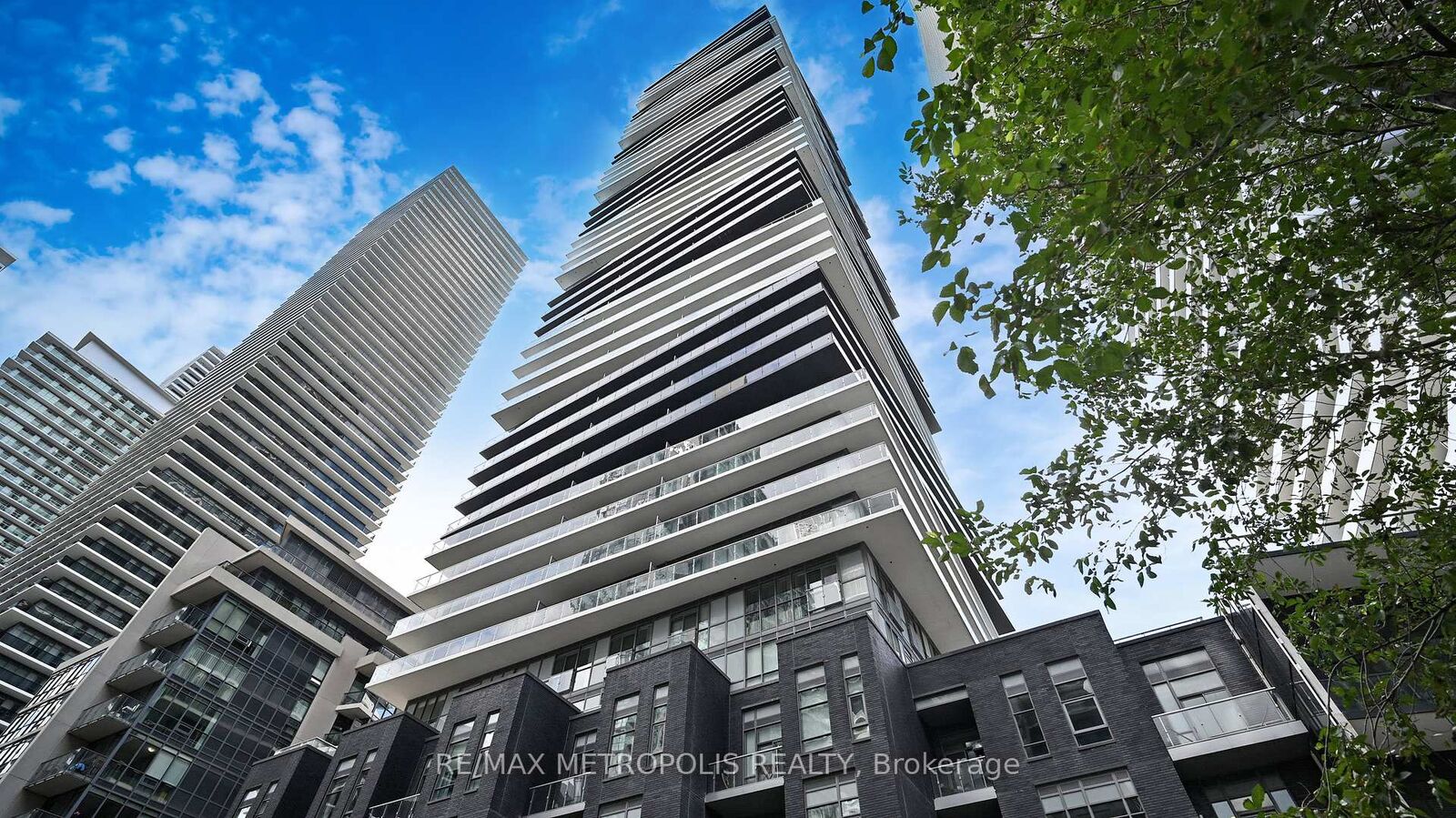 Property Photo:  56 Annie Craig Drive 3307  ON M8V 0C8 