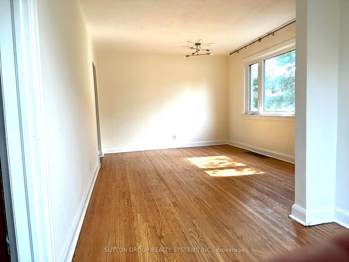 Property Photo: 26 Compton Crescent ON M3M 2C2