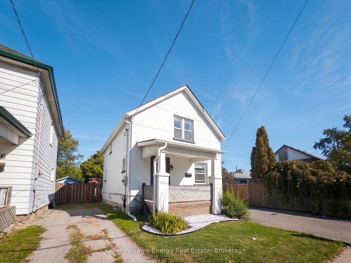 Property Photo:  204 Gibb Street  ON L1J 1Y7 