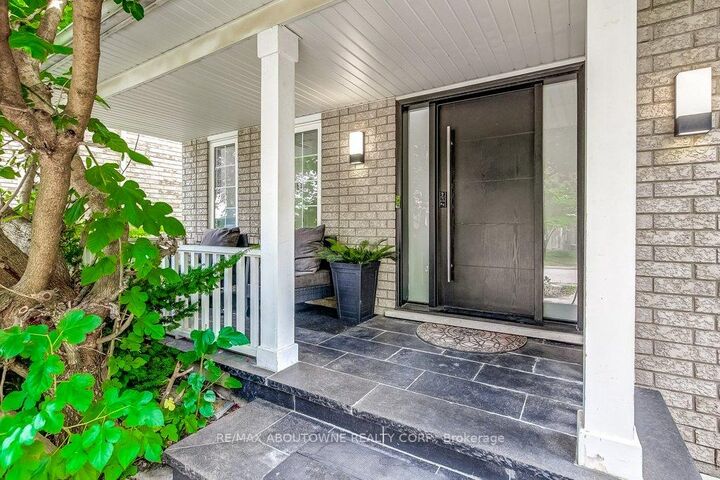 Property Photo:  2183 Birchleaf Lane  ON L7L 6G8 