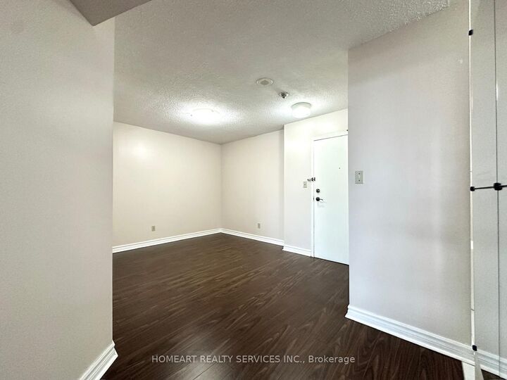 Property Photo:  75 Bamburgh Circle 1620  ON M1W 3W1 