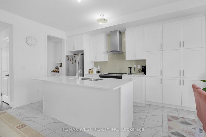 Property Photo:  206 Dog Wood Boulevard  ON L9N 0X1 