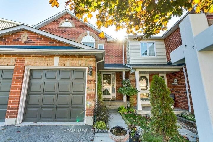 Property Photo:  23 Lick Pond Way  ON L1N 9K5 