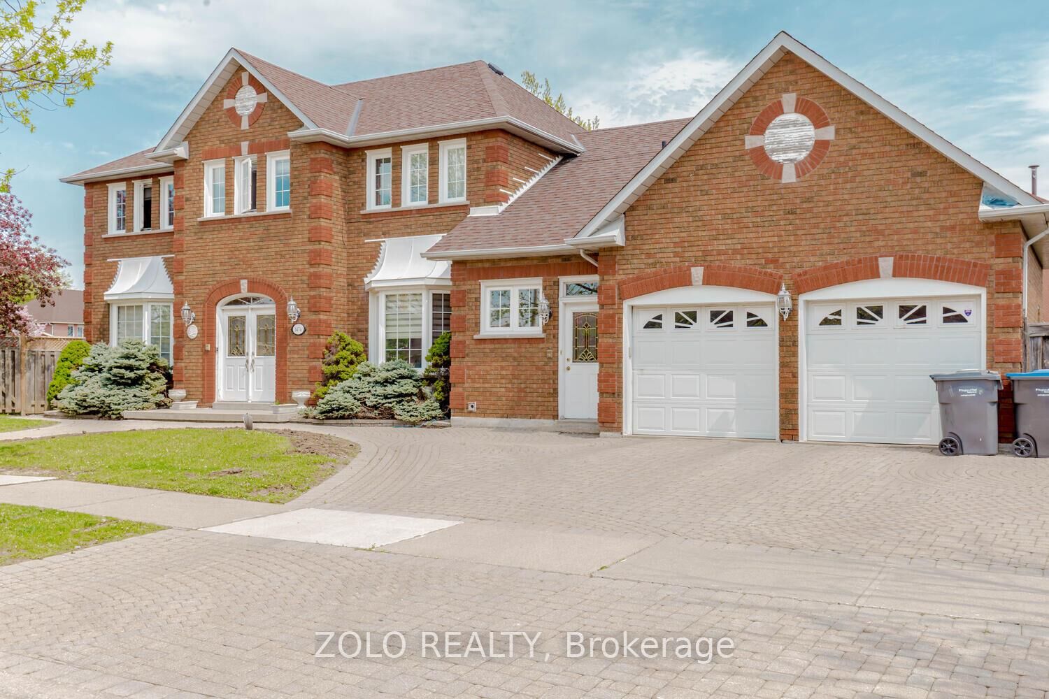 Property Photo:  1474 Rosemanor Drive  ON L5M 5M4 
