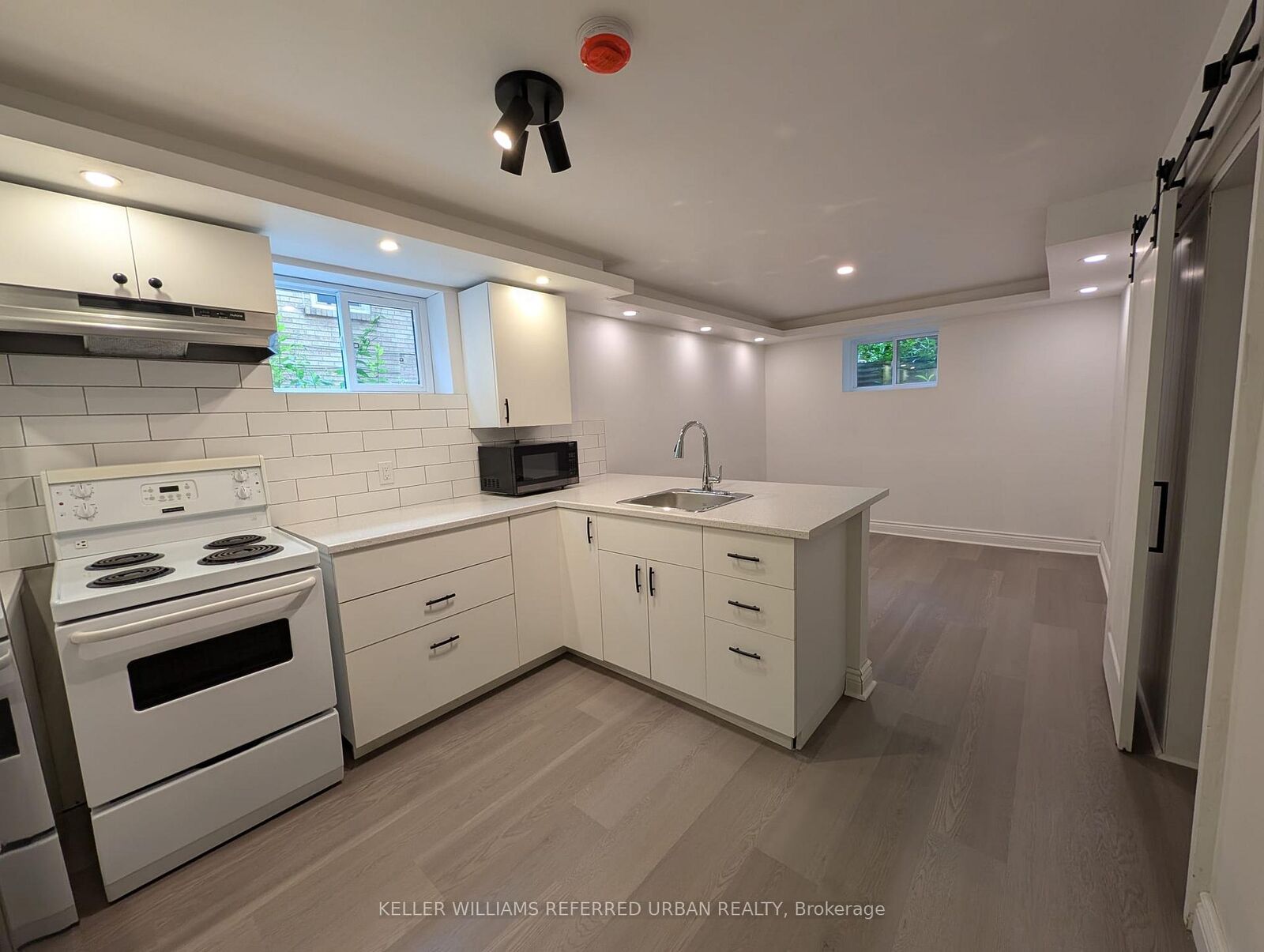 Property Photo:  2979 Lawrence Avenue E Basement  ON M1P 2V6 