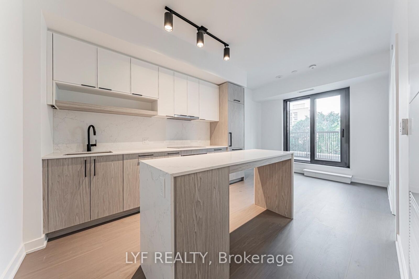 Property Photo:  91 Montclair Avenue 826  ON M5P 0B1 