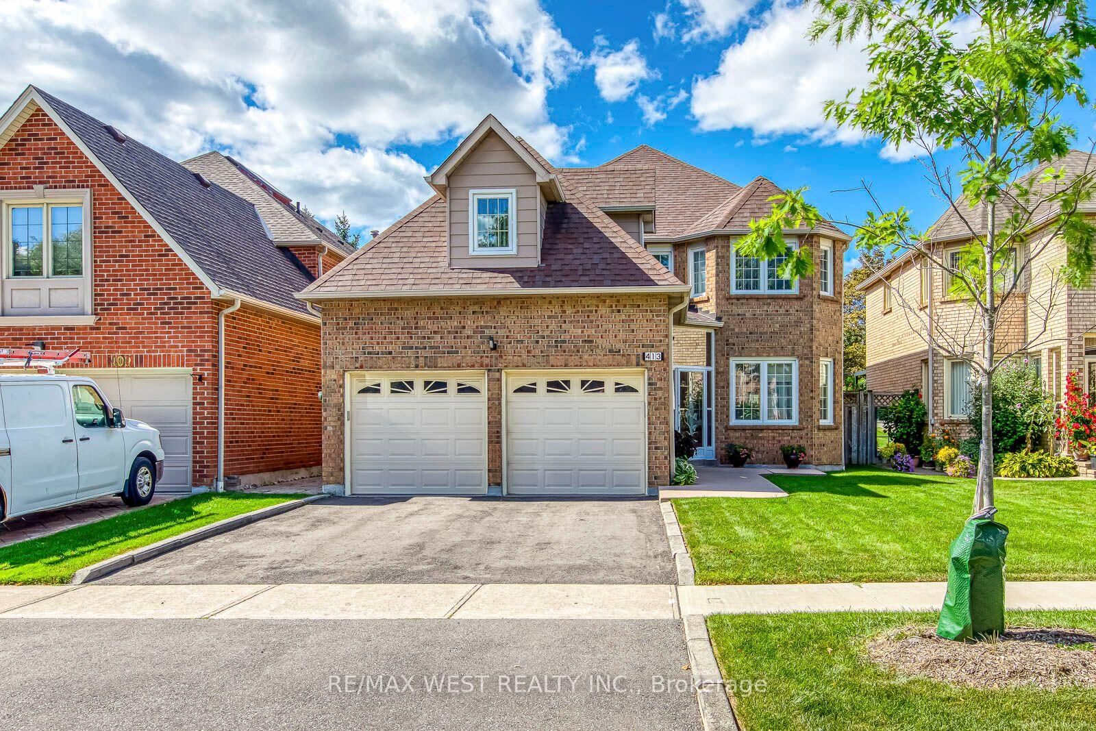 Property Photo:  413 Camden Circle  ON L4Z 2P4 