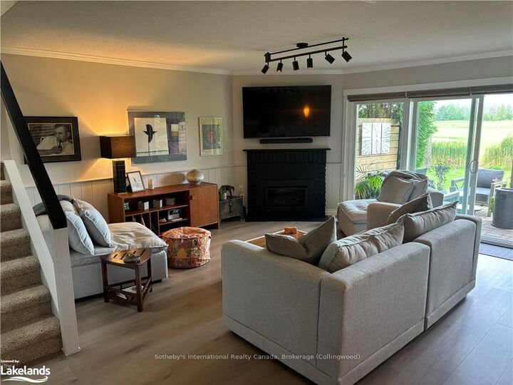Property Photo:  570 Oxbow Crescent  ON L9Y 5B4 
