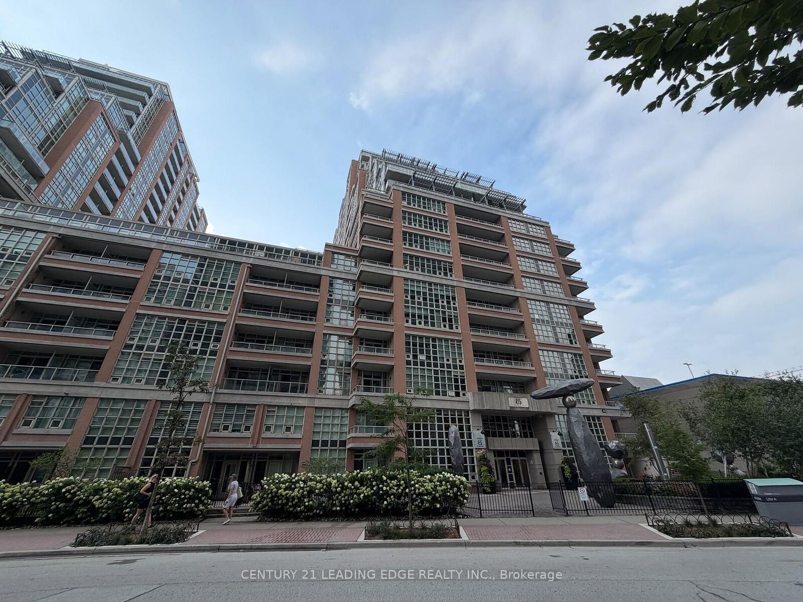 Property Photo:  85 East Liberty Street 801  ON M6K 3R4 