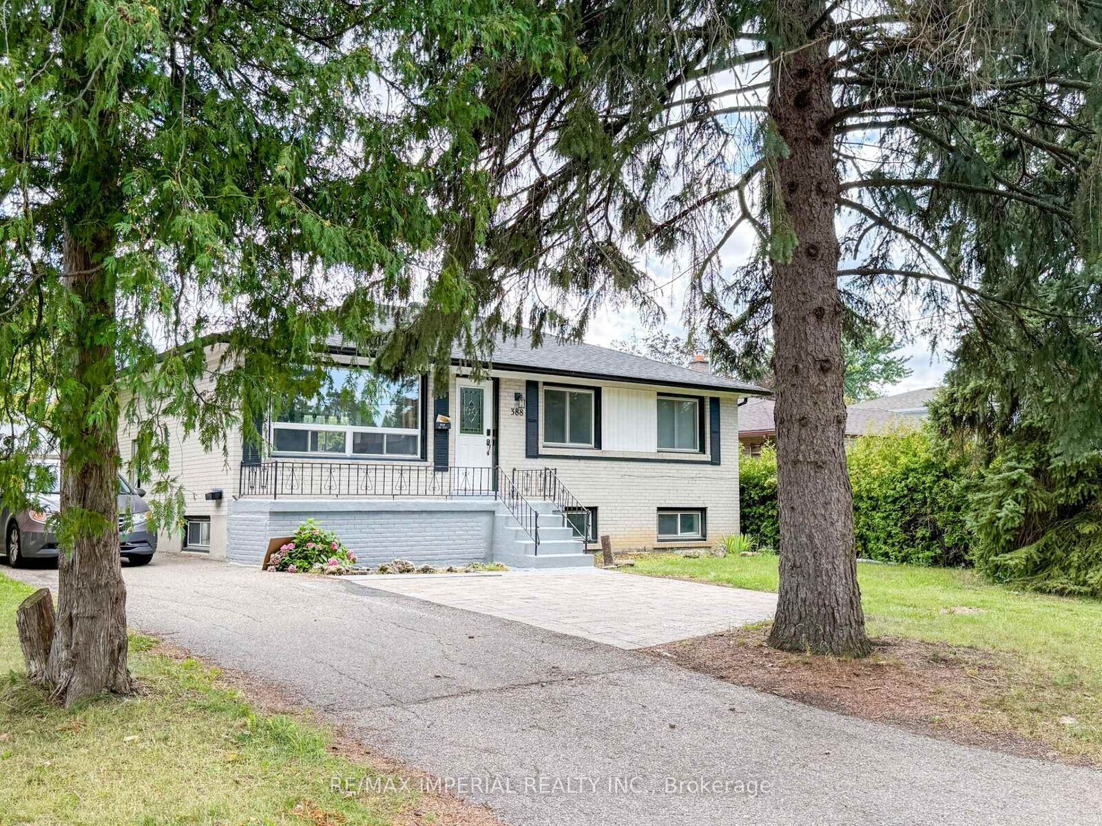 Property Photo:  388 Becker Road Main  ON L4C 2S2 