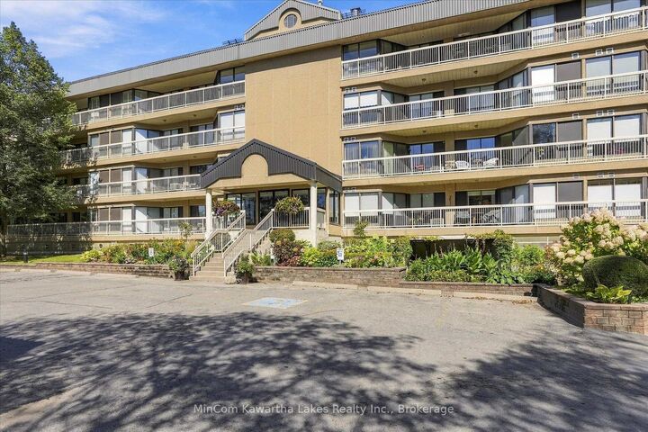 Property Photo:  40 Auburn Street 207  ON K9H 2G2 