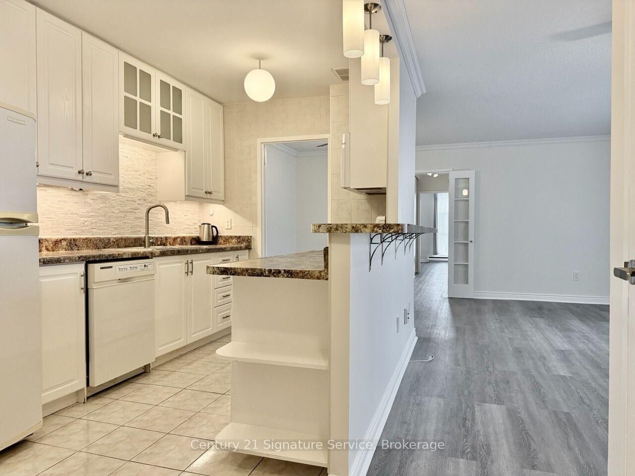 Property Photo:  3025 Frederica Drive 1107  ON L4Y 3A1 