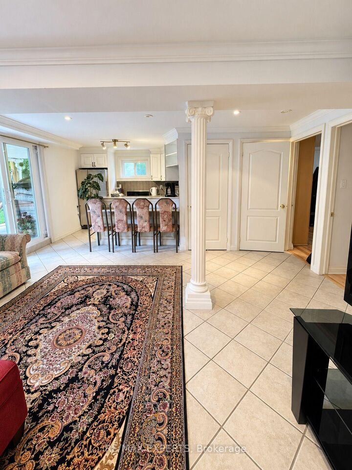 Property Photo:  14 Park Lane Circle Bsmt  ON L4C 6S8 
