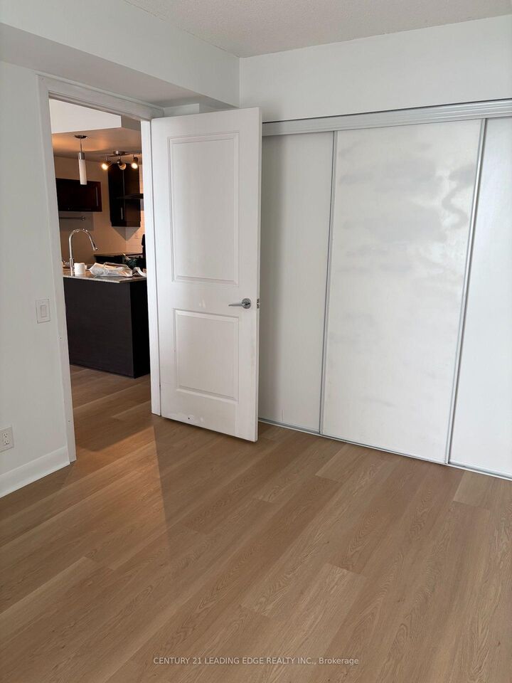 Property Photo: 190 Borough Drive 2911 ON M1P 0B6