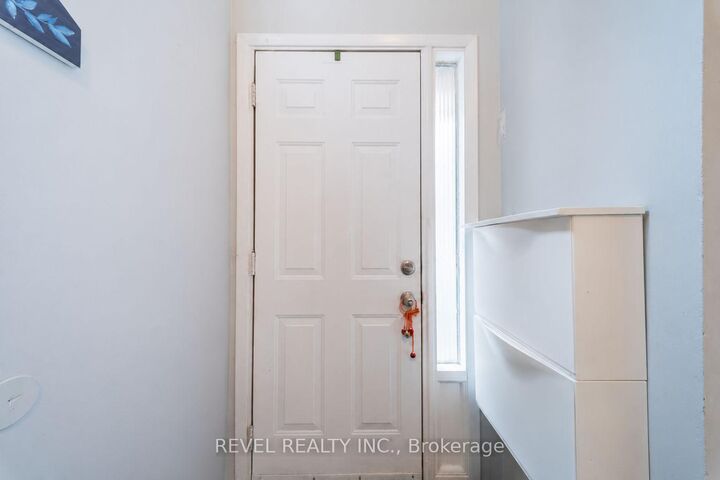 Property Photo: 63 Ferris Lane A3 ON L4M 5C4