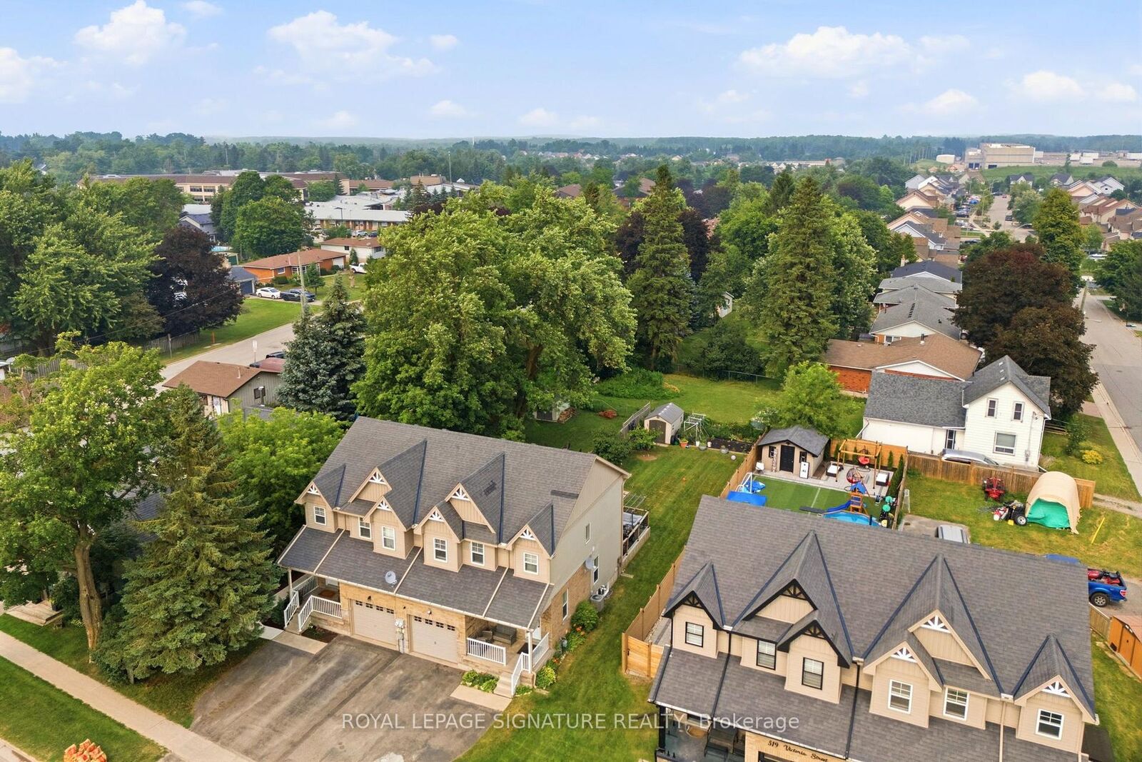 Property Photo:  517 Victoria Street  ON L9V 2Y3 