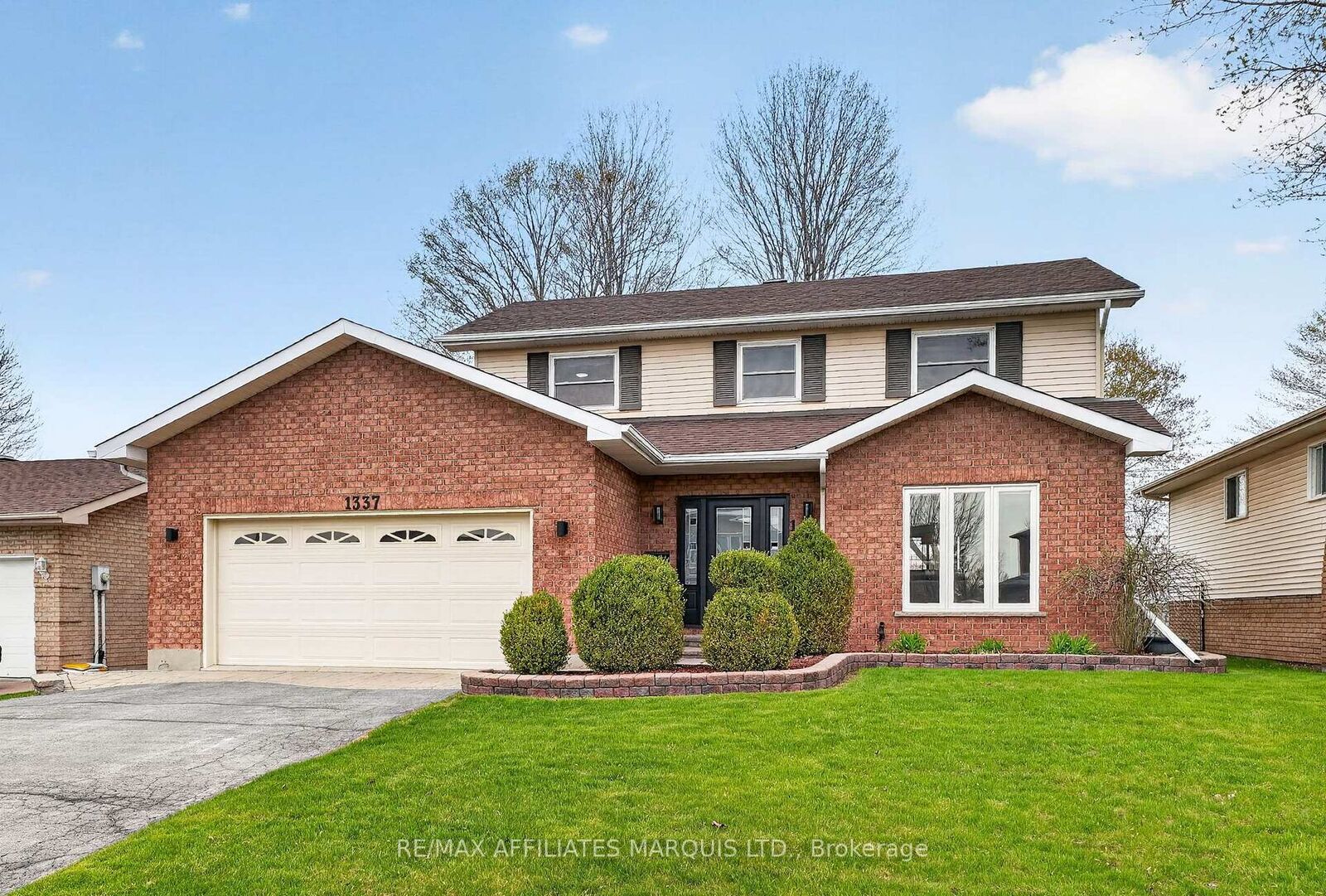 Property Photo:  1337 Patricia Place  ON K6H 6X9 