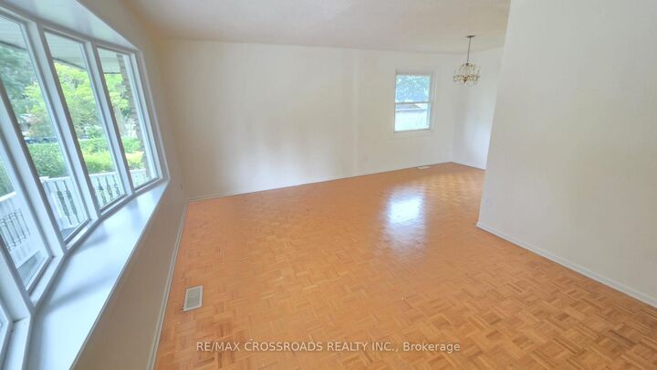 Property Photo: 106 Kimberly Crescent ON N2E 1C9
