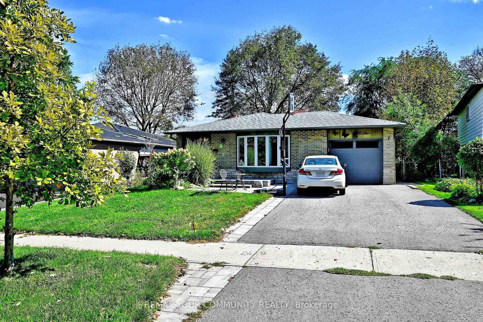 Property Photo:  14 Misthollow Square  ON M1E 4P4 