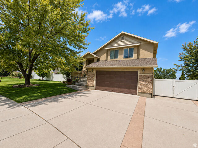 Property Photo:  1060 W Ascot Dr  UT 84054 