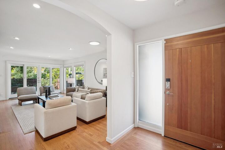 Property Photo:  2 La Loma Court  CA 94901 