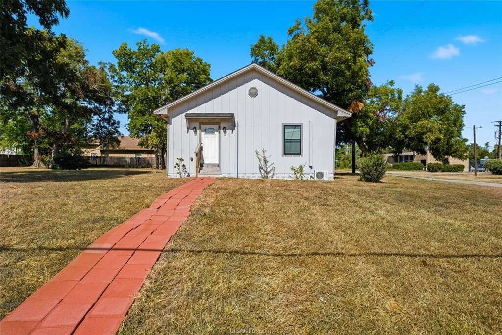 Property Photo:  808 North Washington Avenue  TX 77803 