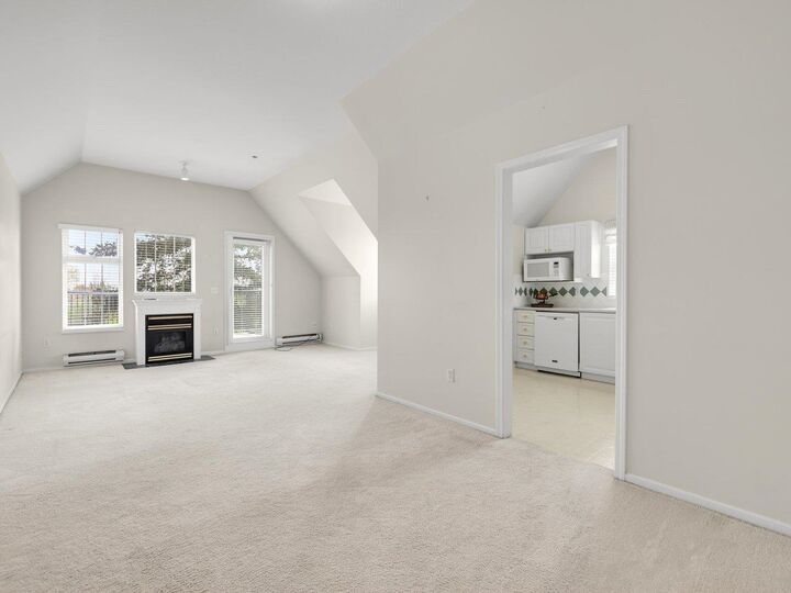 Property Photo:  5556 14 Avenue 406  BC V4M 4E7 