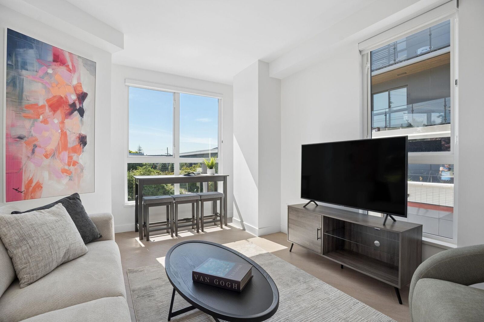 Property Photo:  333 St. Davids Avenue 204  BC V7L 3N7 