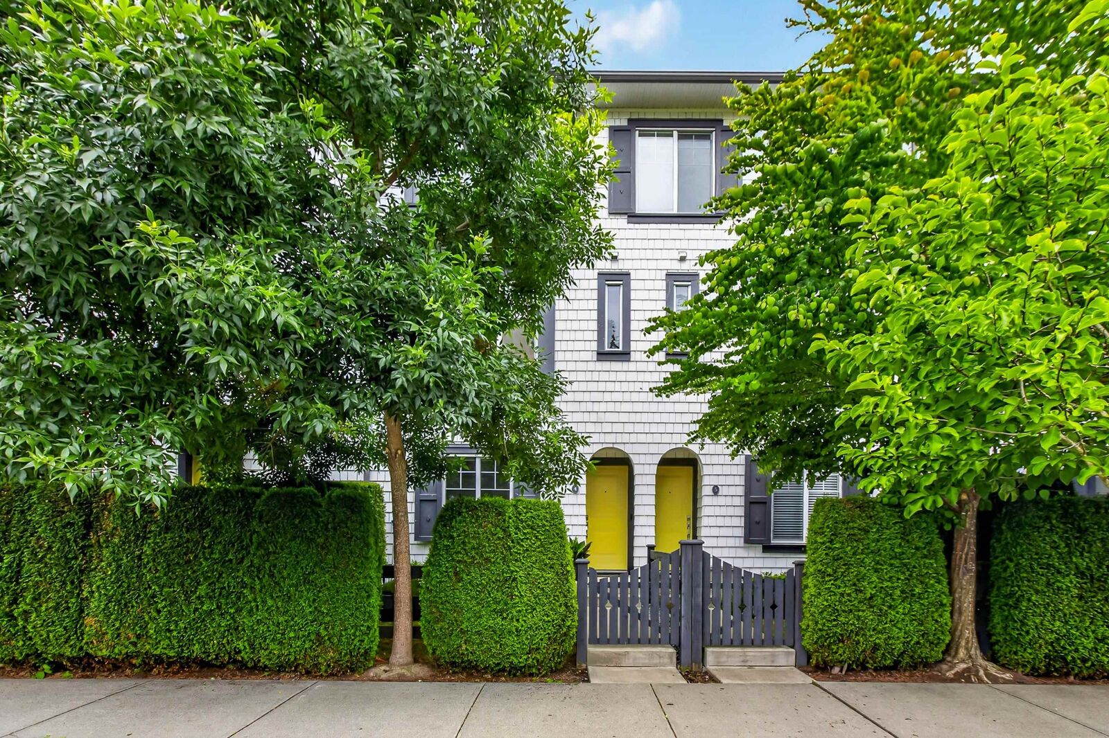 Property Photo:  16357 15 Avenue 4  BC V4A 0C2 