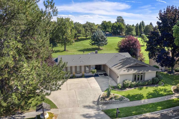 Property Photo: 1148 N Eagle Hills Way ID 83616