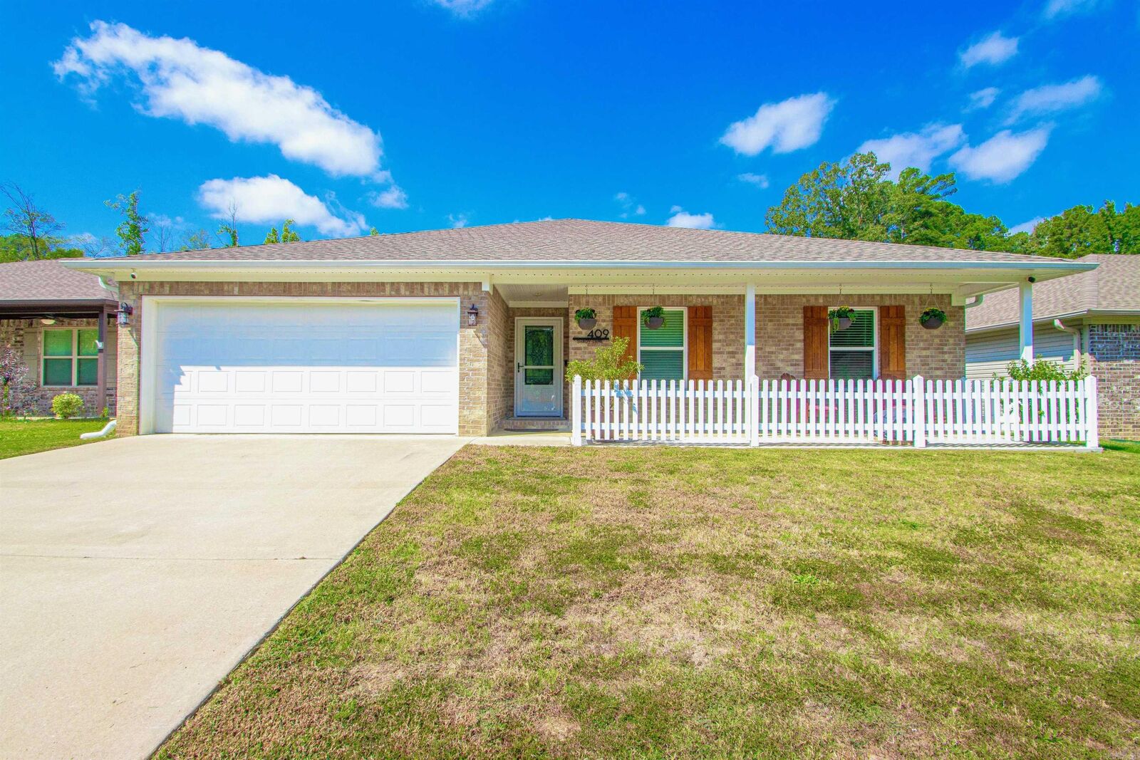Property Photo: 409 S Shady Lane AR 72015