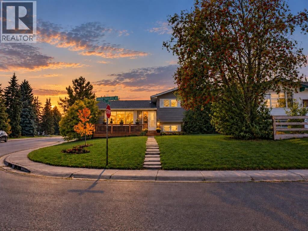 Property Photo: 500 Queen Charlotte Road Southeast AB T2J 4H7