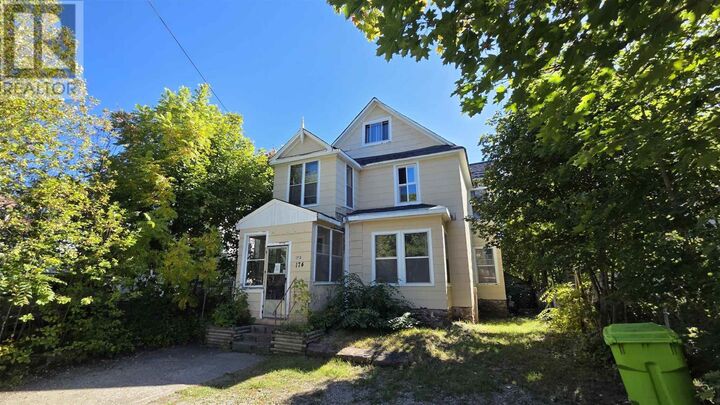 Property Photo:  172 Pim St  ON P6A 3G8 