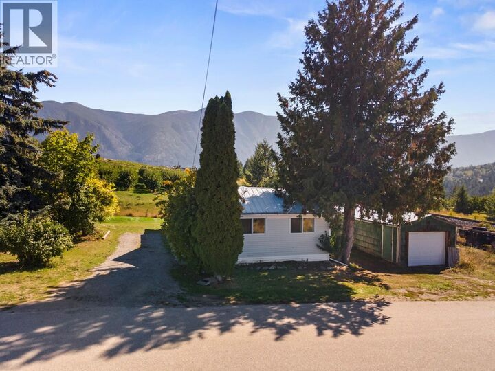 Property Photo:  1228 25th Avenue South  BC V0B 1G1 
