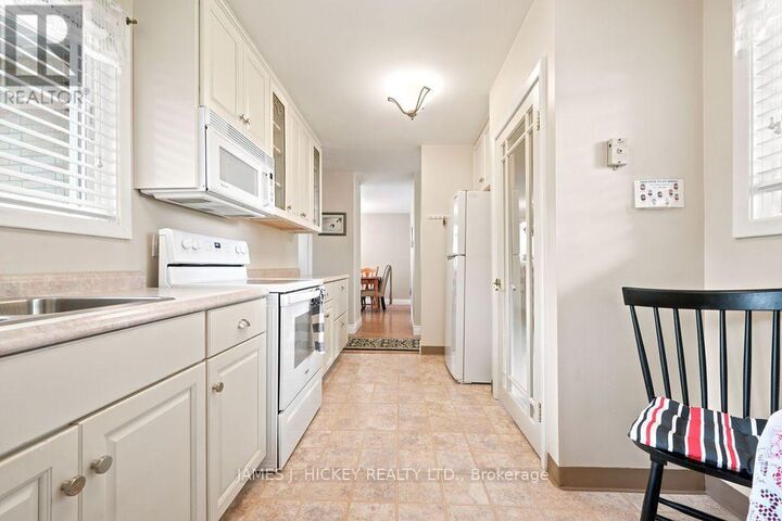 Property Photo:  80 Frontenac Crescent  ON K0J 1P0 
