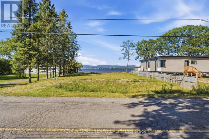 Property Photo:  794 Bayview Drive  ON K0A 3M0 